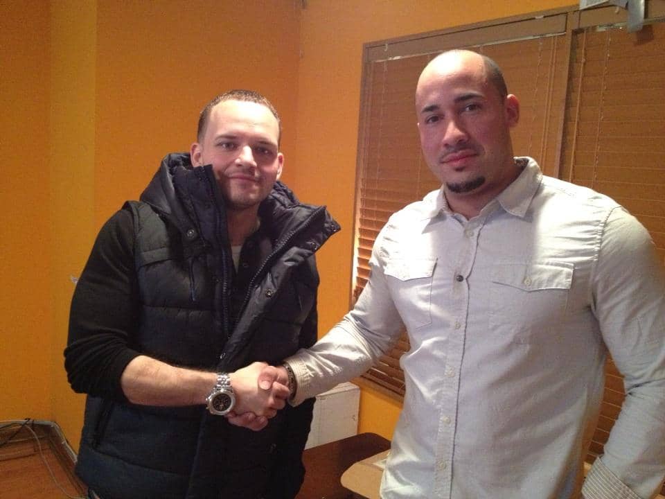 2 men handshaking